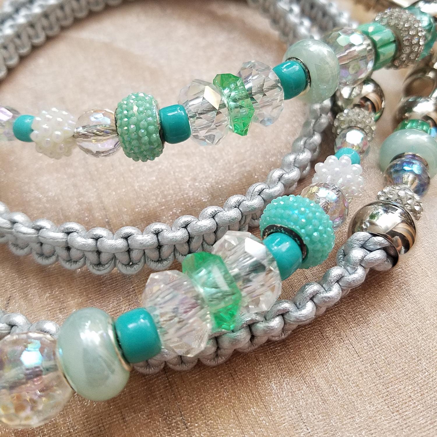 革編みビーズリード[ミントキャンディー革色シルバー]30kgまでのワンちゃん用　2way バギー飛出し防止